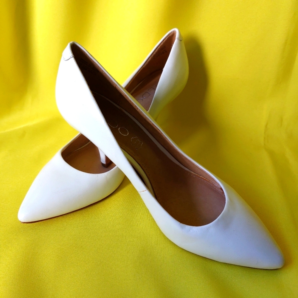 Vintage Woman Shoes by ALDO White Genuine  Leather  Made in China Size US 8